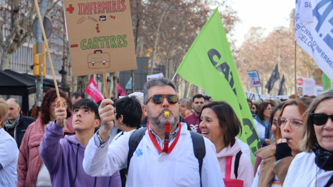 Manifestació a Barcelona en defensa de la sanitat pública i per protestar contra el tercer conveni de l'ICS