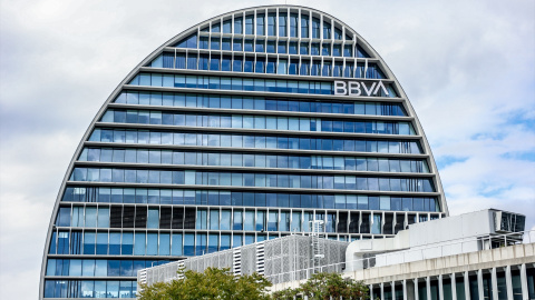 Fachada del edificio ‘La Vela’, en la ciudad del BBVA, a 30 de abril de 2024.