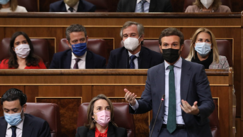 El presidente del PP, Pablo Casado, interviene en el pleno del Congreso de los Diputados, a 22 de diciembre de 2021, en Madrid.