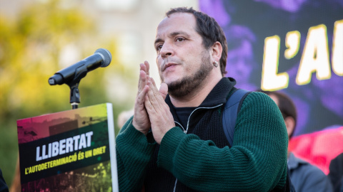 El exdiputado de la CUP David Fernández durante un acto en la plaza Catalunya de Barcelona por la sentencia del 'procés', a 12 de junio de 2019.