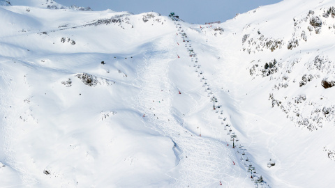 El esquí ha sido uno de los motores económicos del Pirineo en los últimos sesenta años.