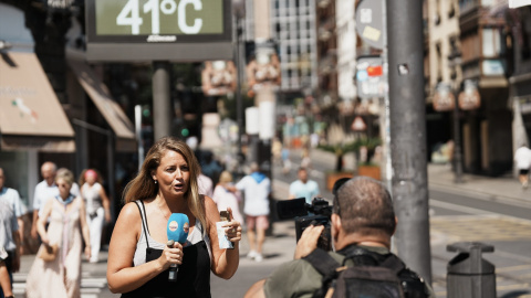 Un termómetro con una temperatura de 41ºC durante la cuarta ola de calor del verano, a 23 de agosto de 2023, en Bilbao, País Vasco.