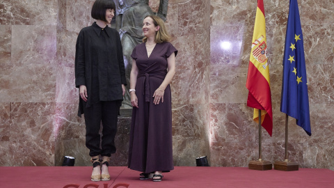 La ministra de Ciencia e Innovación, Diana Morant (i), y la nueva presidenta del Consejo Superior de Investigación Científica (CSIC), Eloísa Del Pino (d), durante el acto de toma de posesión, en la sede del CSIC, a 22 de junio de 2022, en Madrid