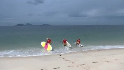 Una familia de orcas sorprende a los bañistas de la playa de Ipanema de Río de Janeiro