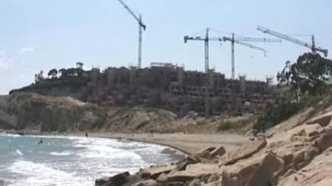 La construcción amenaza los espacios protegidos de las costas españolas ...