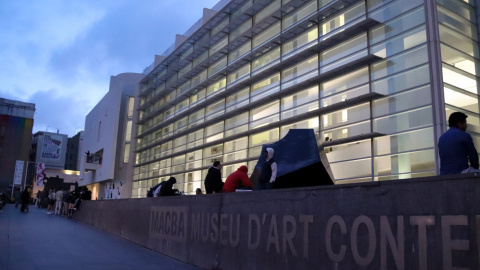 18/05/2024 - Exterior del Macba durant la Nit dels Museus d'aquest dissabte.