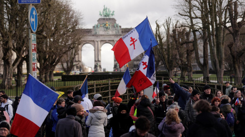 Decenas de personas participan este 14 de febrero de 2022 en el 'Convoy de la Libertad', en Bruselas.