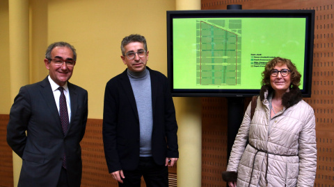 14/02/2022 -El president del Gremi d'Editors, Patrici Tixis (esquerra), el regidor de Cultura de Barcelona, Jordi Martí (centre), i la presidenta del Gremi de Llibreters, Maria Carme Ferrer, en la presentació del Sant Jordi d'aquest 2022.