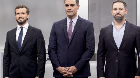 Pablo Casado (PP), Pedro Sánchez (PSOE) y Santiago Abascal (Vox) antes del debate electoral del 4N.