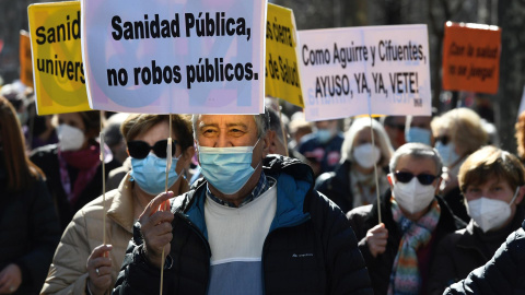 Manifestación de la Marea Blanca en defensa de la Sanidad Pública de Madrid y contra la Lay Ómnibus, desde el Ministerio de Sanidad hasta terminar en Puerta de Sol.