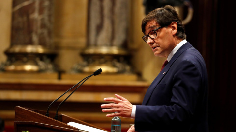 20/05/2021.- El líder del PSC en el Parlament, Salvador Illa, interviene durante la primera jornada del debate de investidura de Pere Aragonès, esta tarde en el Parlamento de Cataluña. EFE/Alberto Estévez