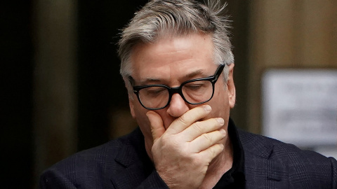 El actor Alec Baldwin, a la salida de los tribunales del distrito de Manhattan, en New York, en enero de 2019. REUTERS/Carlo Allegri