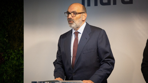 Foto de enero de 2019 del  presidente de Indra, Fernando Abril-Martorell, durante la linauguración de un centro tecnológico en la localidad barcelonesa de Sant Joan Despí. E.P./David Zorrakino