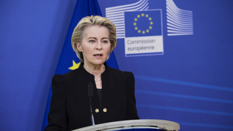 La presidenta de la Comisión Europea, Ursula von der Leyen, en una rueda de prensa, a 11 de enero de 2022, en Bélgica, Bruselas.