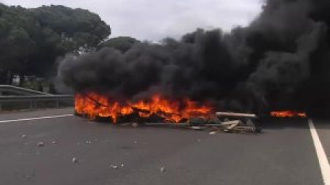 Corte de carretera y fuego en la protesta de Airbus