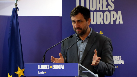 El candidat de Junts a les eleccions europees, Toni Comín, en un acte de campanya a Brussel·les el 24 de maig de 2024.