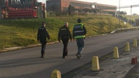 Cuatro detenidos en los registros de Alcoa en Avilés y A Coruña