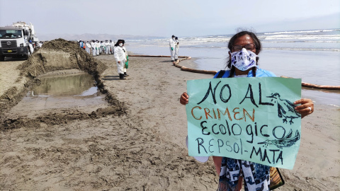 La primera gran marcha de pescadores y comerciantes afectados a una sede de Repsol fue el 23 de enero de 2022