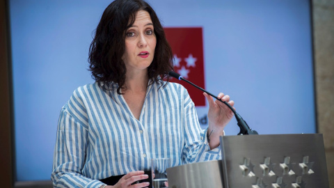 La presidenta en funciones de la Comunidad de Madrid, Isabel Díaz Ayuso, en rueda de prensa tras la reunión del Consejo de Gobierno, ete miércoles en la Real Casa de Correos.