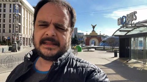 Alberto Sicilia, enviado especial a Kiev: "Hay bastantes civiles dispuestos a resistir, ya sea con un kalashnikov o con cócteles molotov"