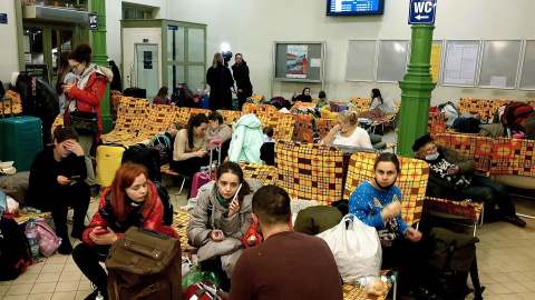 Sala de espera de la estación de tren polaca de Przemysl