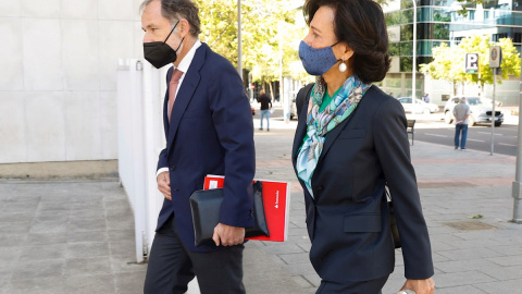 La presidenta del Banco Santander, Ana Patricia Botín, a su llegada al juicio por la demanda del actual consejero delegado de Unicredit, Andrea Orcel, contra la entidad bancaria  por su fichaje frustrado como "número dos",  en el juzgado de Primera Inst