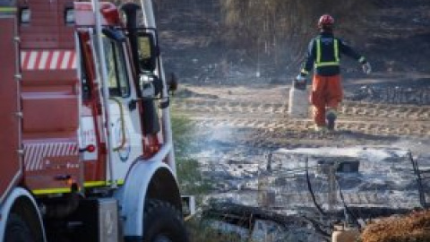 Un incendio en un asentamiento chabolista de Huelva deja a la intemperie a 180 migrantes