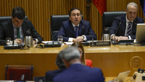 El ministro de Asuntos Exteriores José Manuel Albares en la Comisión de Asuntos Exteriores de este lunes en el Congreso.