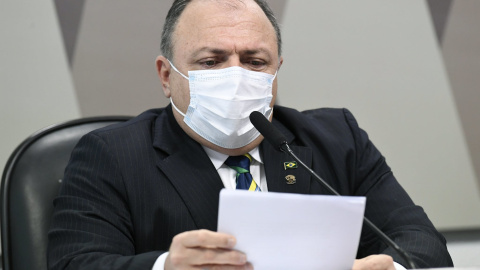 19/05/2021. El tercer exministro de sanidad brasileño durante la pandemia, general Eduardo Pazuello, en la comisión parlamentaria de investigación. - Agência Senado