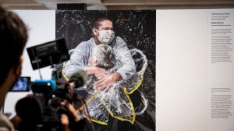 Llegan a España las imágenes del World Press Photo, un recorrido por los estragos de la pandemia