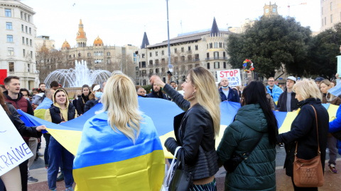 Concentració contra la guerra de dijous passat a Barcelona, protagonitzada sobretot per ucraïnesos.