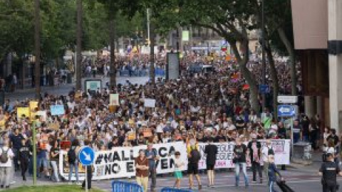 Unas 10.000 personas protestan en Palma contra el turismo masivo y por una vivienda digna