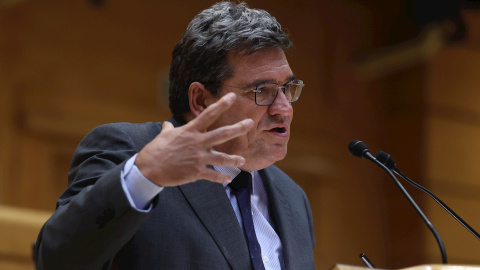 El ministro de Seguridad Social, José Luis Escrivá, interviene durante la sesión de control al Gobierno en el pleno del Senado, este martes en Madrid.