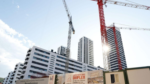 Imagen de archivo de una promoción de vivienda nueva en Bilbao. EFE/Luis Tejido