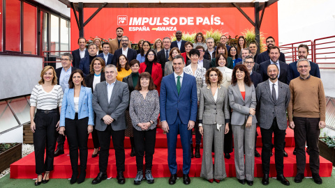 Imagen de los integrantes de la Ejecutiva Federal del PSOE, recién renovada, en la sede del partido de Ferraz.