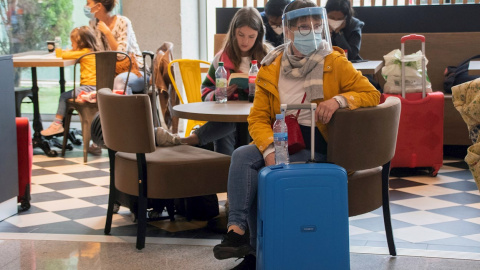 Pasajeros en el aeropuerto de Palma de Mallorca.