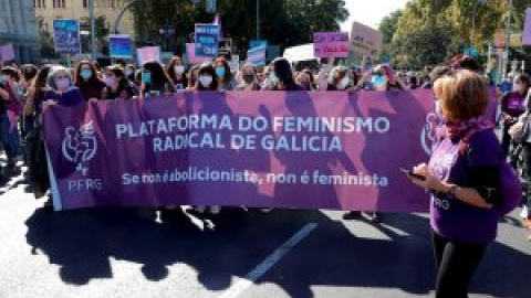 Asociaciones feministas marchan por la abolición de la prostitución y contra la ley trans