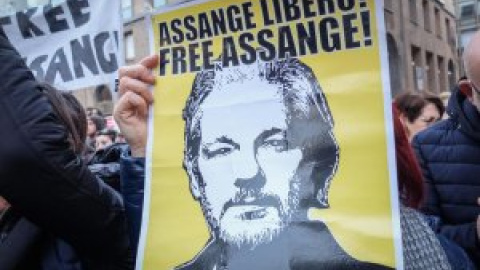 La defensa de Assange denuncia una "persecución por motivos políticos"