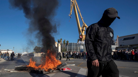 Trabajadores del sector del metal de la provincia de Cádiz se manifiestan este miércoles por la capital gaditana.