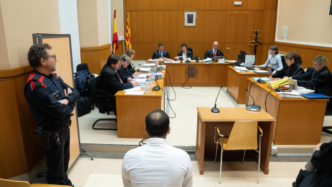 22/02/2024 El exfutbolista Dani Alves durante su juicio en la Audiencia de Barcelona, a 5 de febrero de 2024.