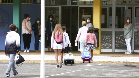 Cantabria cierra una nueva aula y pone en cuarentena a dos alumnos