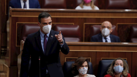 26/05/2021.- El presidente del Gobierno, Pedro Sánchez, durante su intervención en la sesión de control al Ejecutivo de este miércoles en el Congreso. EFE/ Emilio Naranjo