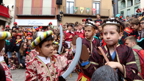 Salt dels Turcs i Cavallets de la Patum infantil