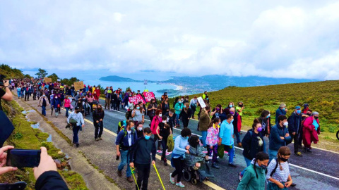 02/06/2021. Marcha de protesta en la Serra da Groba. - Alba Tomé