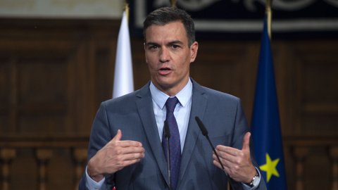 Imagen de archivo del presidente del Gobierno, Pedro Sánchez, hablando ante los medios de comunicación. - EUROPA PRESS