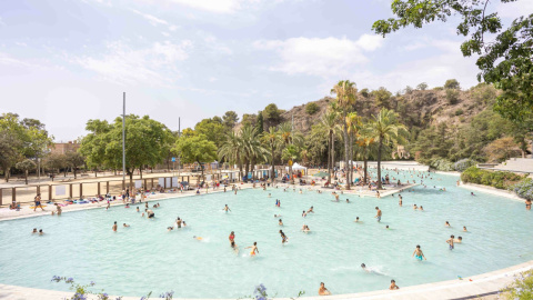 La zona de bany del parc de la Creueta del Coll, al districte de Gràcia de Barcelona