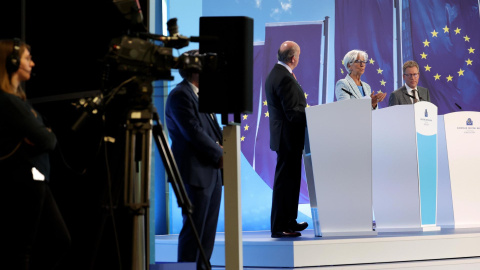 Christine Lagarde, presidenta del BCE, durante la rueda de prensa en la que ha anunciado una bajada de 0,25 puntos de los tipos de interés.