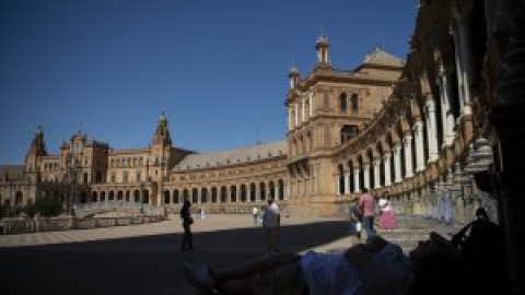 El PP propone en Sevilla cobrar una entrada a los turistas para acceder a la Plaza de España