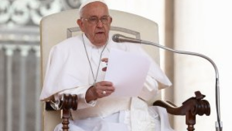 El papa Francisco desprecia los cotilleos como "cosas de mujeres" tras la polémica por sus comentarios homófobos