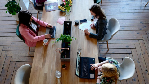 Mujeres trabajando